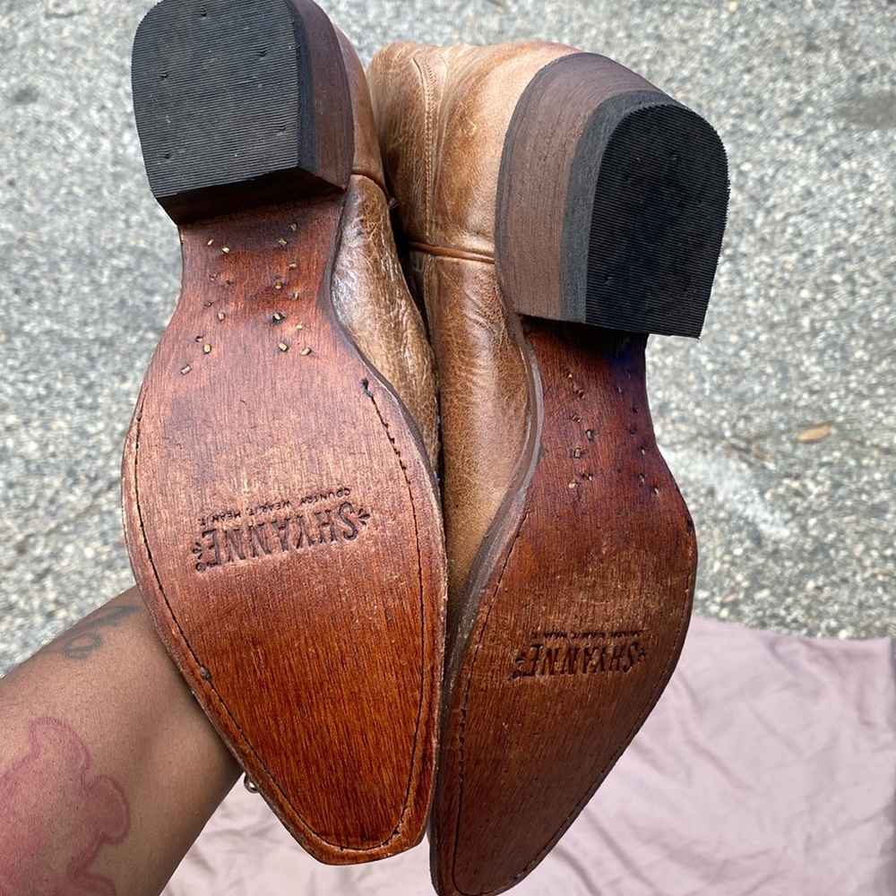 Brown Shyanne Ankle boots with flowers